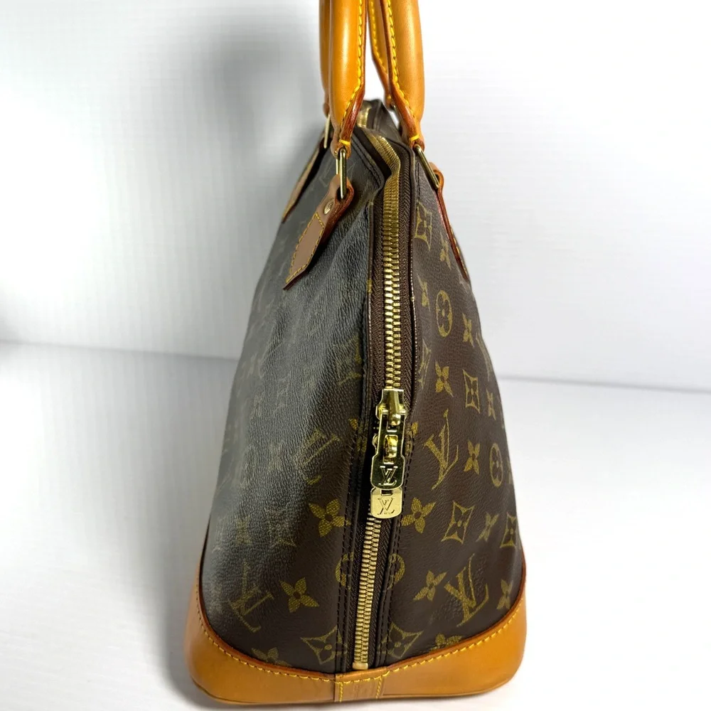 Authentic LV Monogram Alma and Louis Vuitton Keychain. - Picture 10 of 16